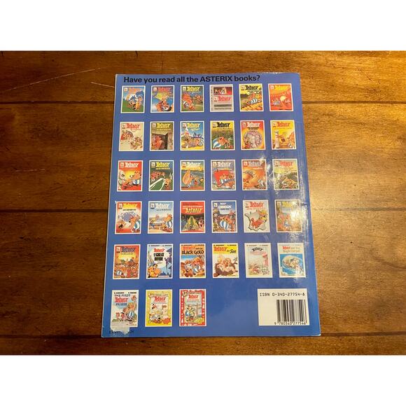 2 Dif. Asterix Softcover Books + 1 Designing Colors Color Book Lot of 3 Books - Picture 12 of 16